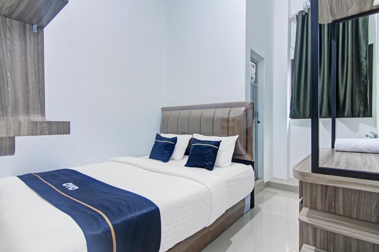 Oyo 90704 Nabila Residence Syariah Паданг Екстериор снимка