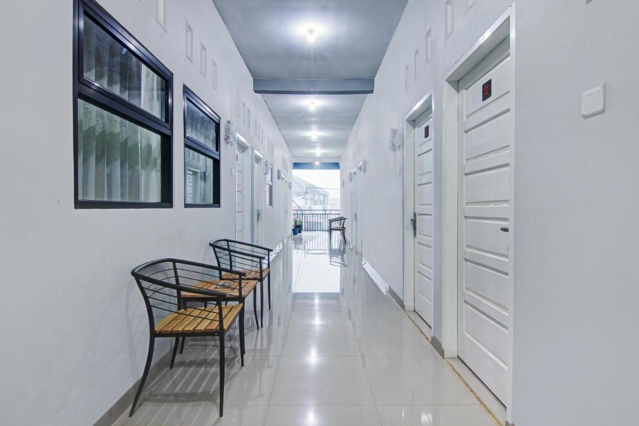 Oyo 90704 Nabila Residence Syariah Паданг Екстериор снимка