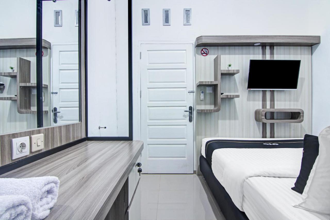 Oyo 90704 Nabila Residence Syariah Паданг Екстериор снимка