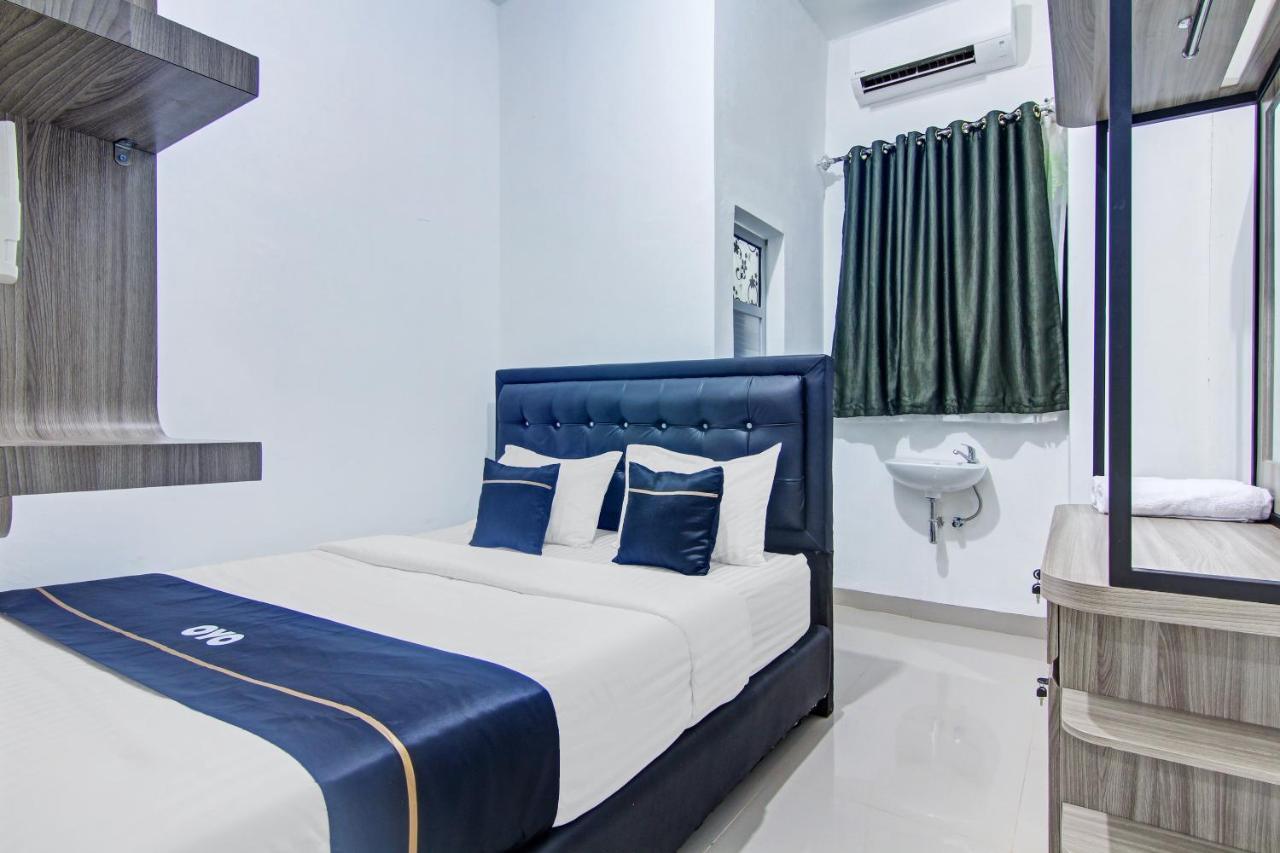 Oyo 90704 Nabila Residence Syariah Паданг Екстериор снимка
